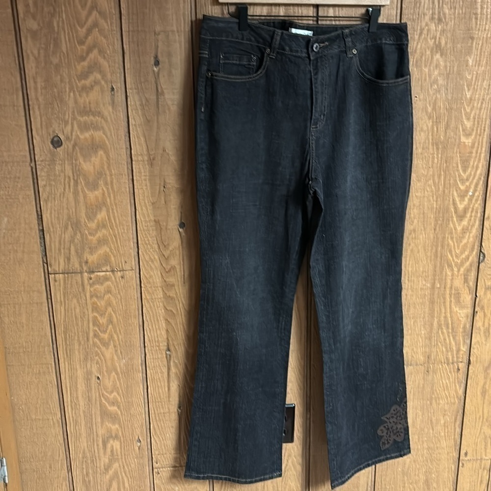 Cold water Creek straight leg black denim embellished back pockets jeans size 16